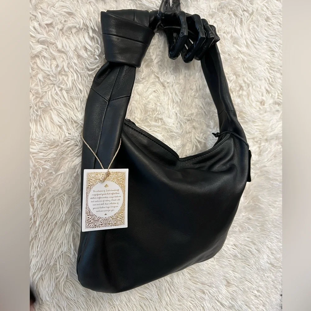 🔥🖤NWT-MADE IN INDIA, Leather Crescent super CUTE Knotted Shoulder Bag🖤🔥